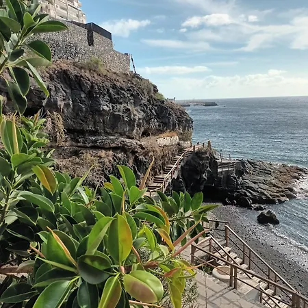 Modern Open-plan With Terrace And Sea View