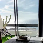 Modern Open-plan With Terrace And Sea View Lejlighed *